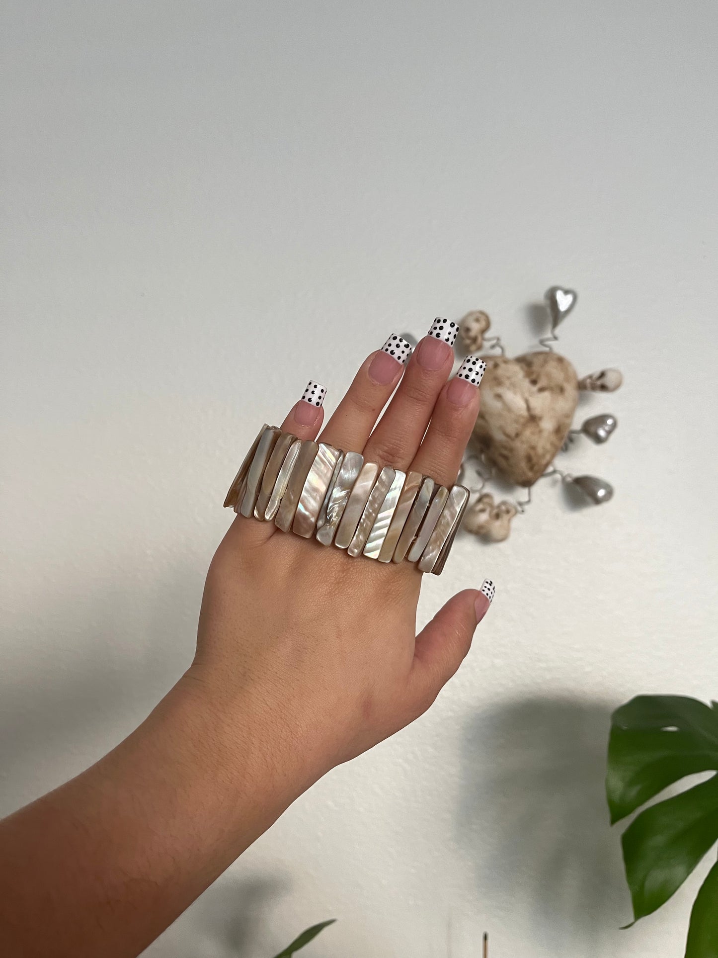 Vintage shell bracelet- Mother of Pearl